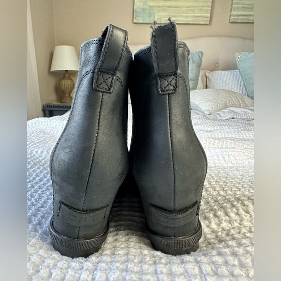 Sorel Joan of Arctic Wedge II Chelsea Boot in Black - Picture 4 of 7